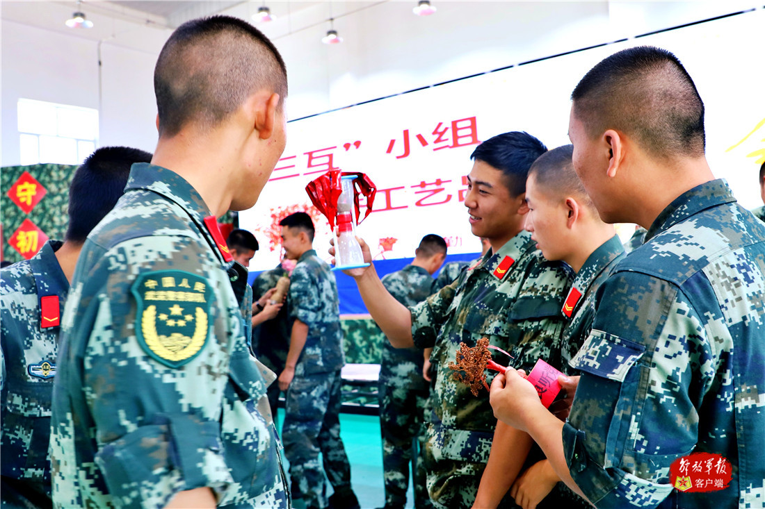 兵哥哥创意礼物,部队墙上的手工艺品