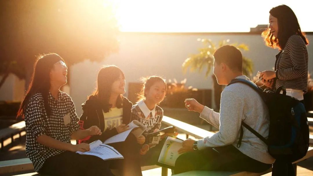 俞敏洪谈给家长上课,俞敏洪开学第一课动员会直播回放