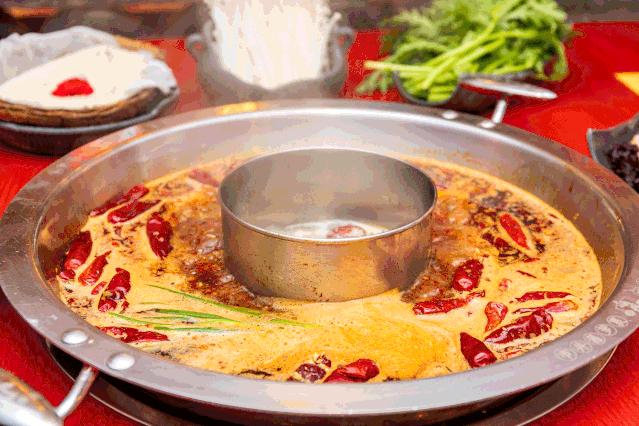 搞大事!这个购物中心用一张卡就能吃遍