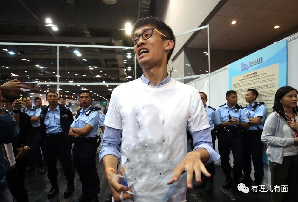 从乱港“急先锋”到入狱，这个青年“港独”头目走向穷途末路