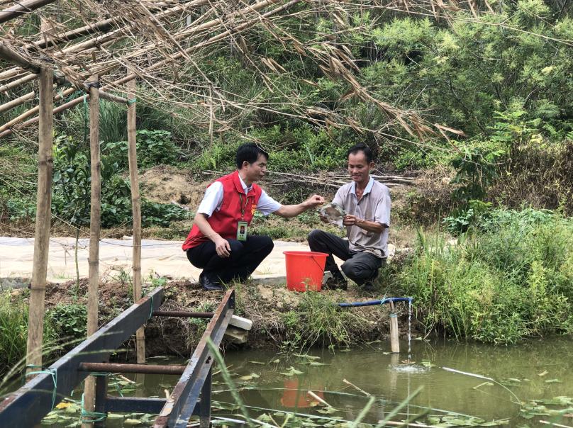 农商行最美劳动者个人事迹,甘于奉献的老黄牛