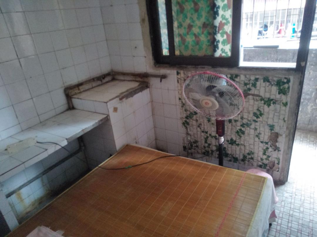 有人说他们是混吃等死的社会废物，在我看来并不是