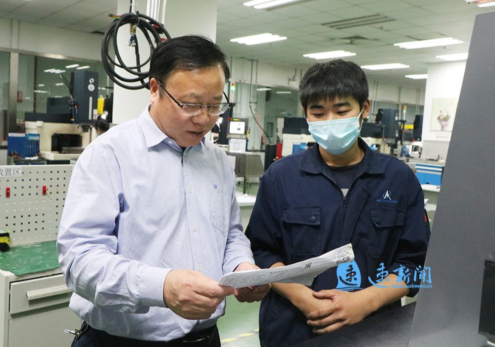 “绿洽十年·致敬客商”系列报道⑥为手机打造“好声音”“好眼球”