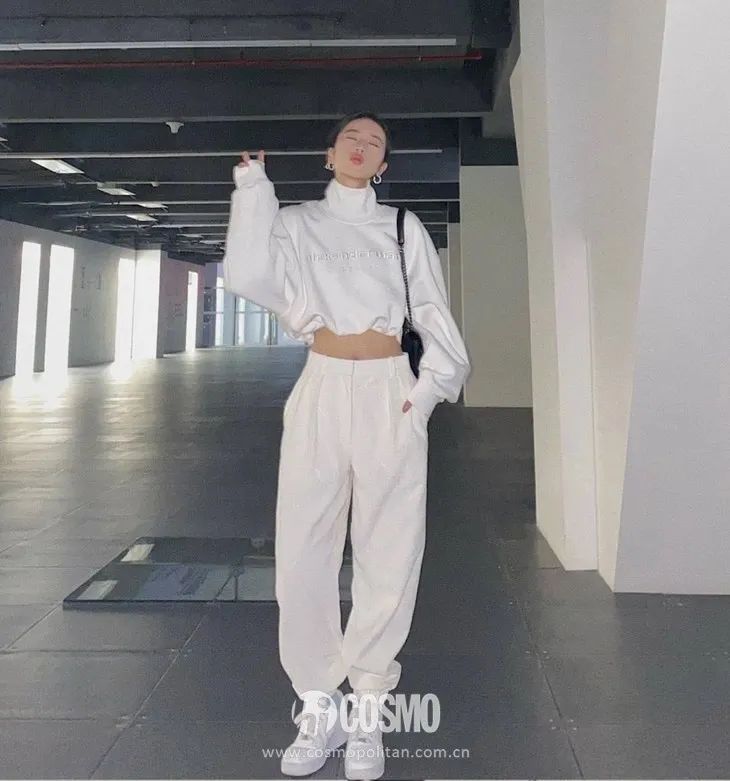 无帽卫衣虞书欣,虞书欣的衣服到底有多少钱