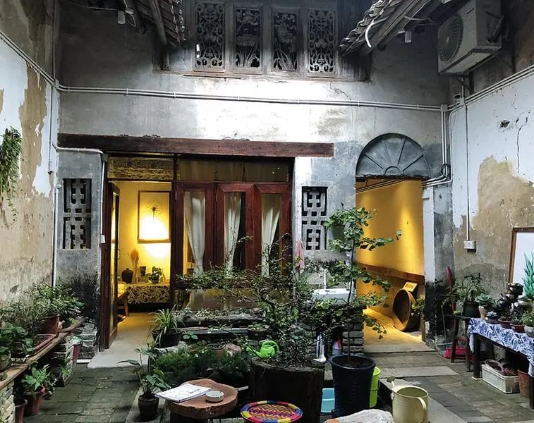 南宁三天两晚民宿最便宜,南宁邕江边有栋白色民宿