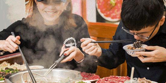 感觉嘴里有股肠胃的臭味,肠胃有一股腐臭味怎么回事