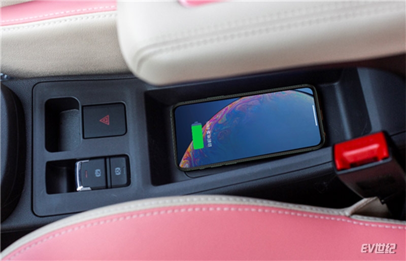 小蚂蚁跟欧拉黑猫哪个安全,小蚂蚁欧拉黑猫长安奔奔哪个好