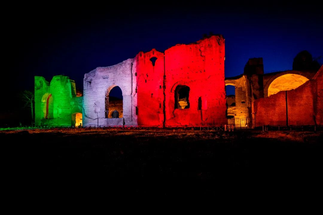 来，我们斗胆聊一下出国怎么玩