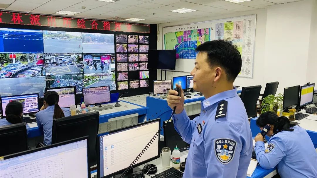 国庆我在岗向国庆献礼,中秋国庆双节我在岗文案