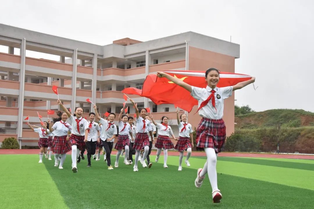 请跟我一起向祖国表白,深情的向祖国表白