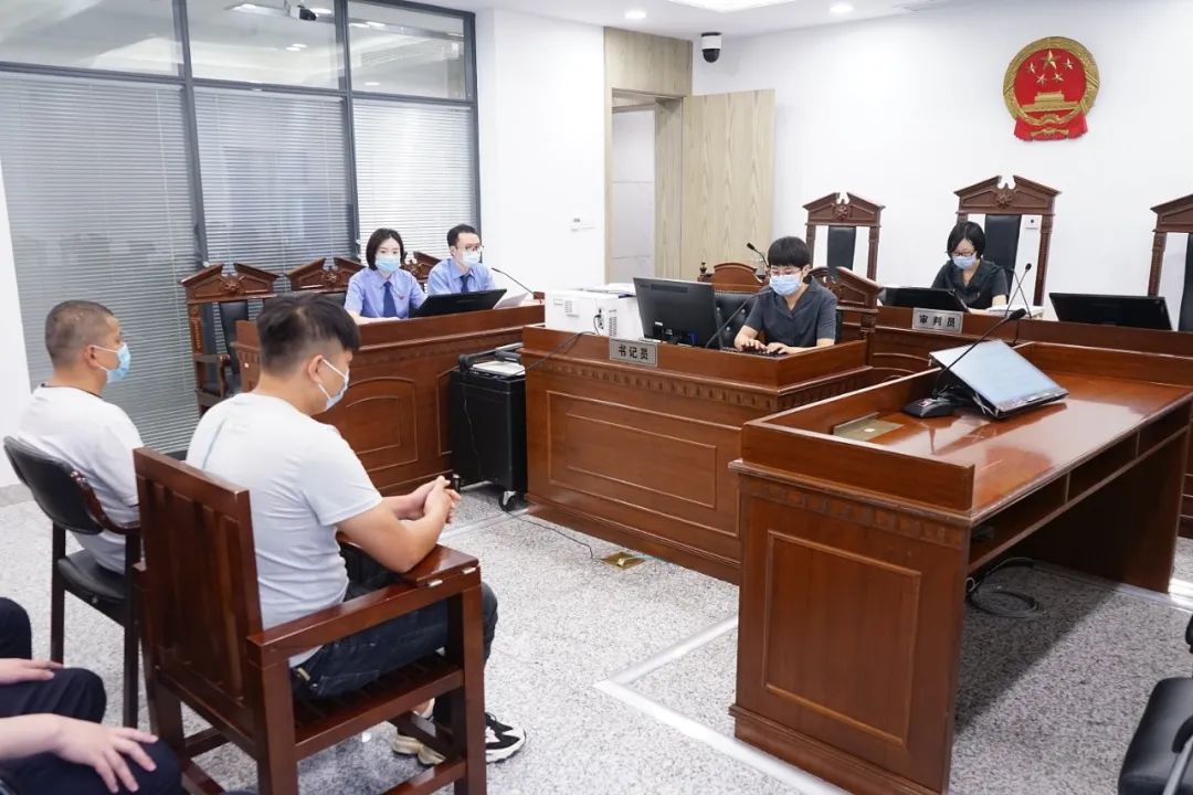 【拍案】*取盗**2000多个游戏账号这伙“偷鸡贼”栽了！