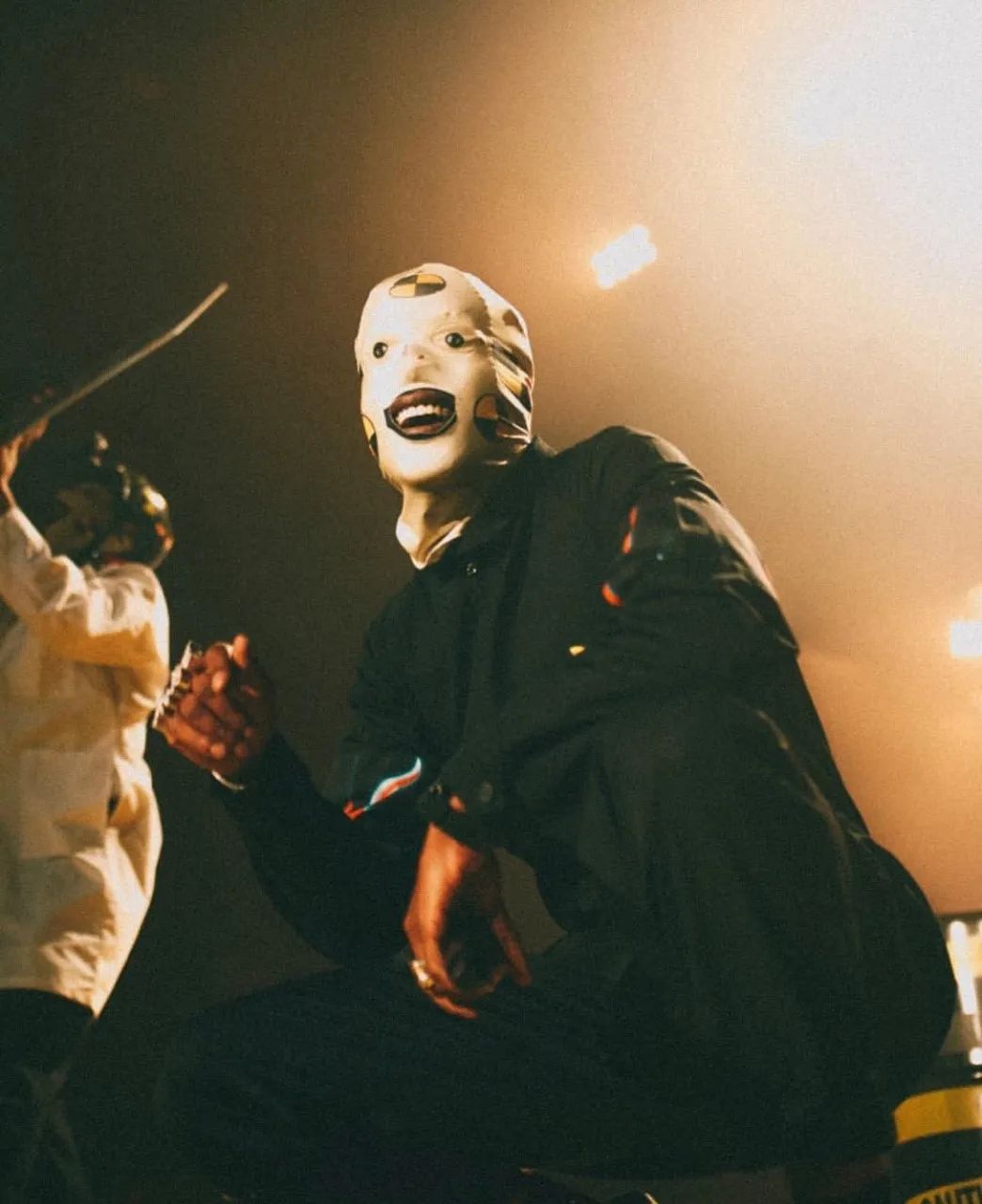 连吴赫都偏爱的「面具」，原来早就成为时装秀场的常客