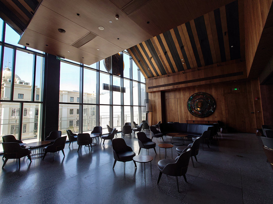 索尼xperia1iii对比苹果13promax,外观与索尼xperia1iv相似的手机