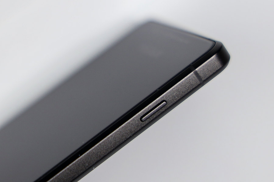 索尼xperia1iii对比苹果13promax,外观与索尼xperia1iv相似的手机