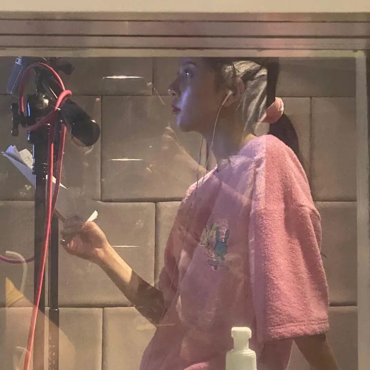 卫衣无帽赵露思,卫衣赵露思