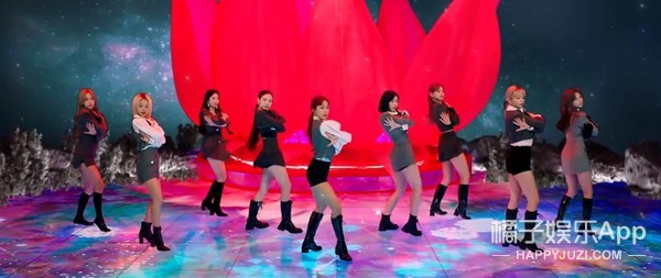 娱乐圈土味审美大赏！渔网袜透明雨衣蕾丝内衬，求双没看过的眼睛