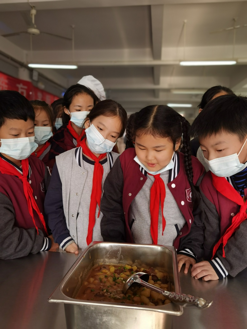 金东方小学举行第四届厨艺大赛