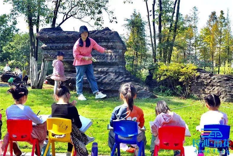 一起感受公园带来的惬意时光吧,漫步湿地公园享受周末好时光