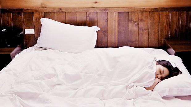 皮层兴奋失眠怎么办,神经性紧张失眠是怎么回事呢