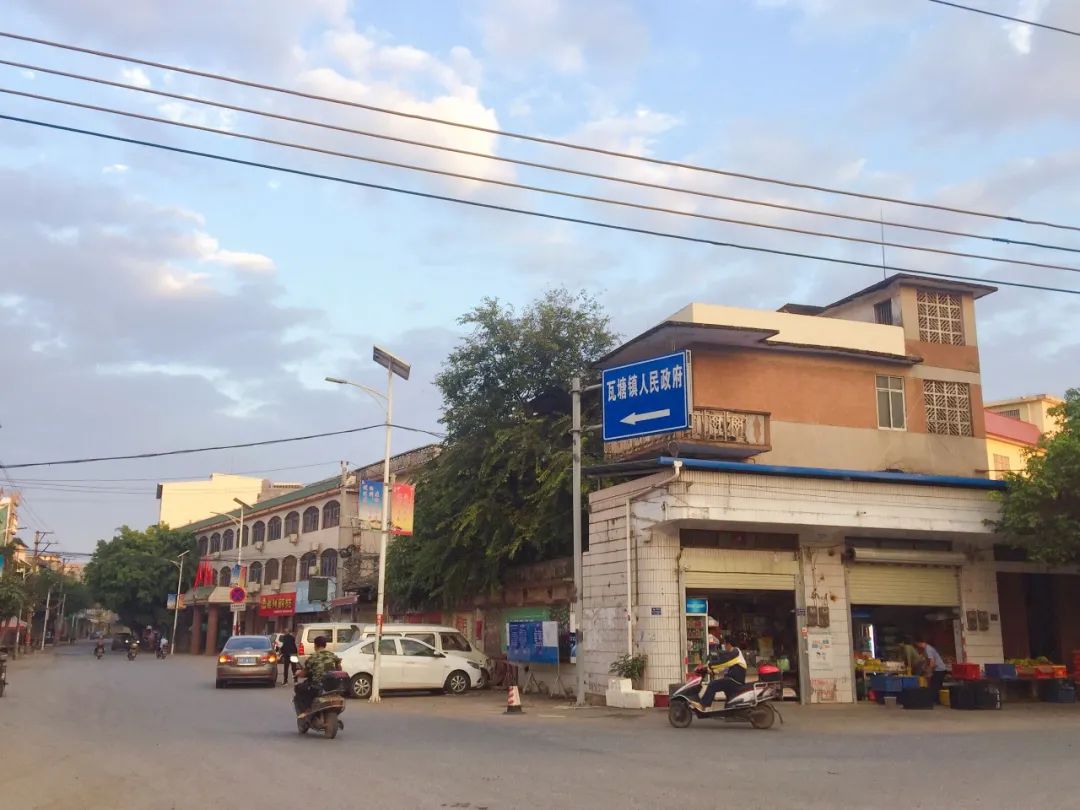 “十八线”小镇商业进化，接轨一二线|城市好奇心