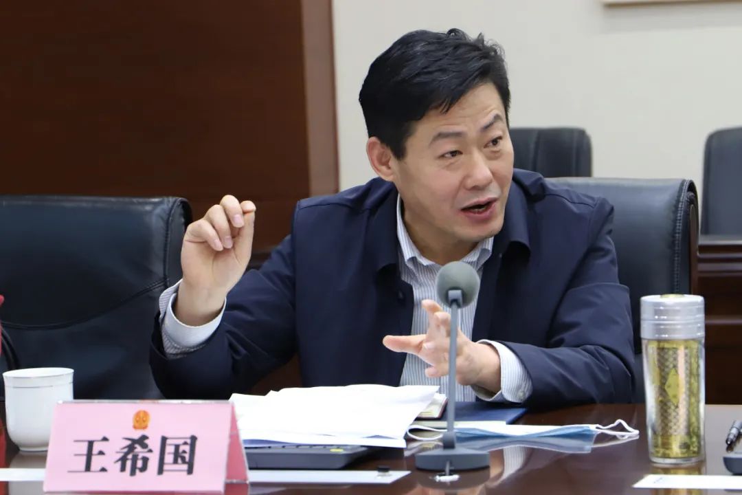 东营中院召开律师座谈会