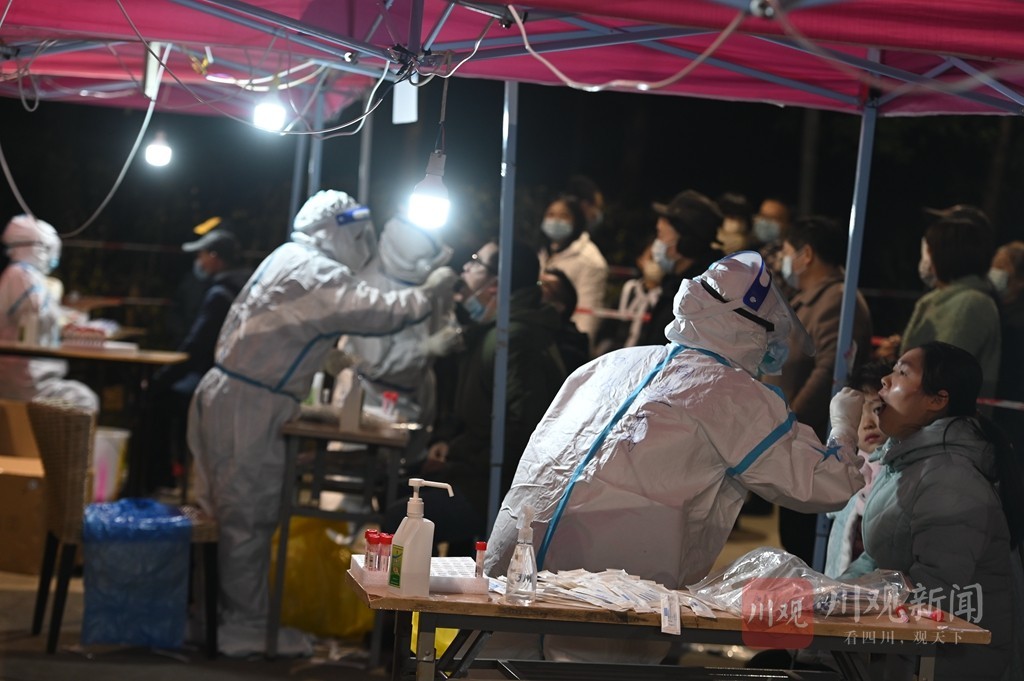 直击郫都最暖寒夜：这些身影让人泪目