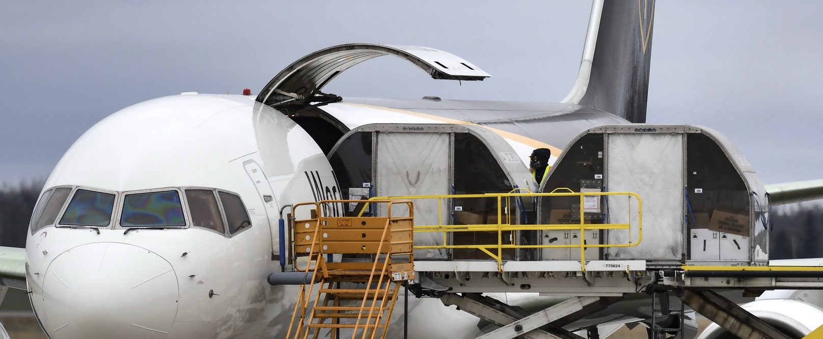 美国辉瑞新冠疫苗,美国新冠疫苗中转