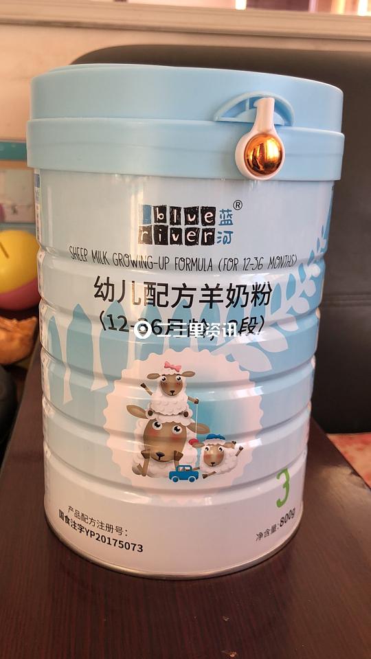 蓝河绵羊奶粉刚打开里面有结块,蓝河绵羊奶为什么有的结块