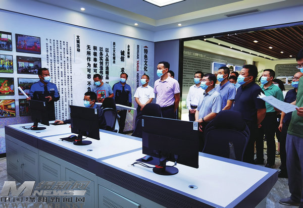 浓墨重彩绘就新画卷,浓墨重彩描绘美丽乡村新画卷