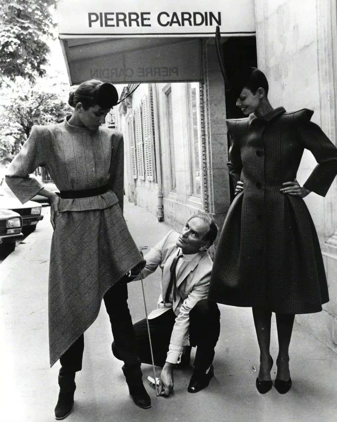 皮尔卡丹职业装,法国时装设计大师皮尔卡丹视频