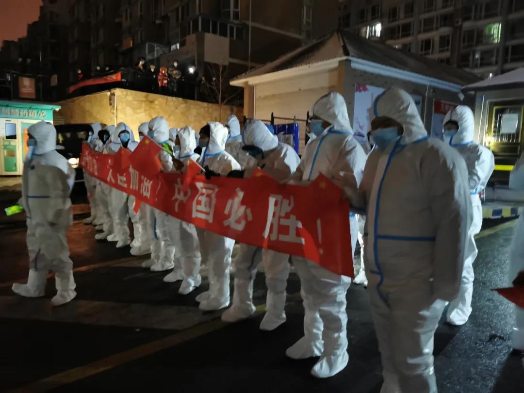 8345人，22天！凌晨直击格林小镇“解封”