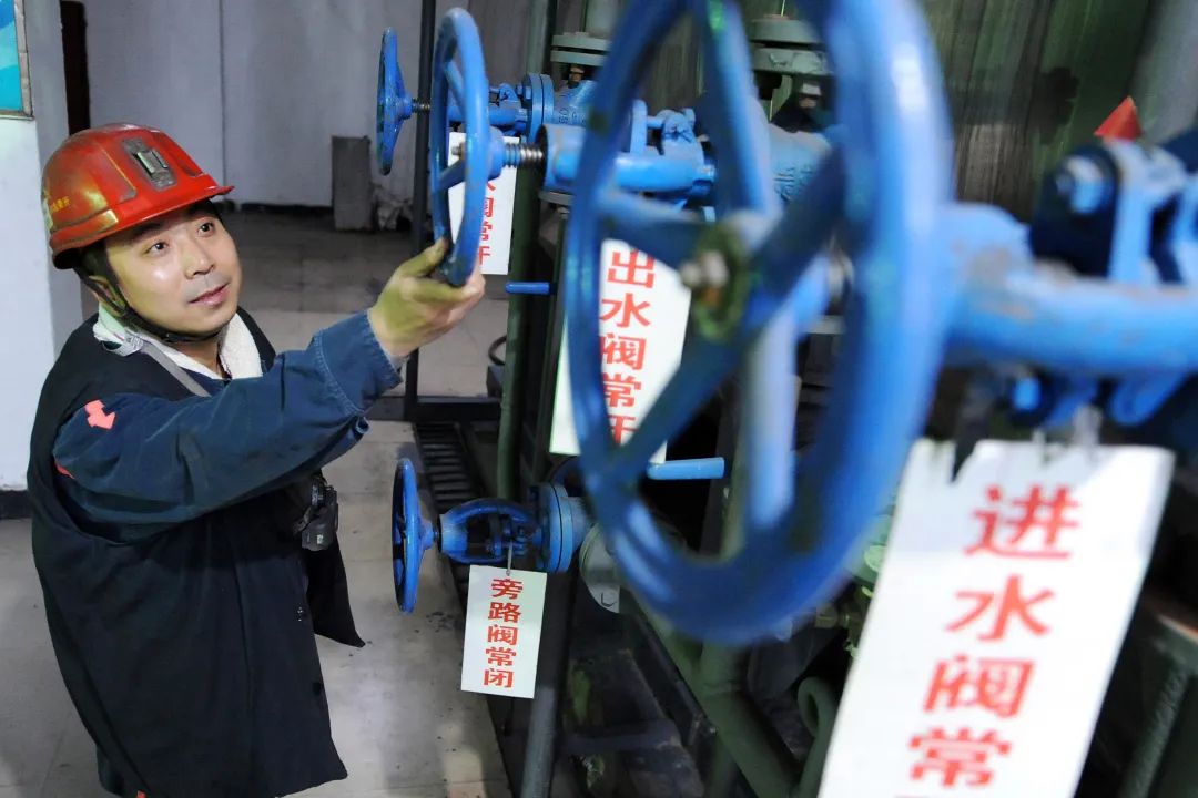 国家规定禁止水电气暖乱收费,全国水电气暖违规收费视频