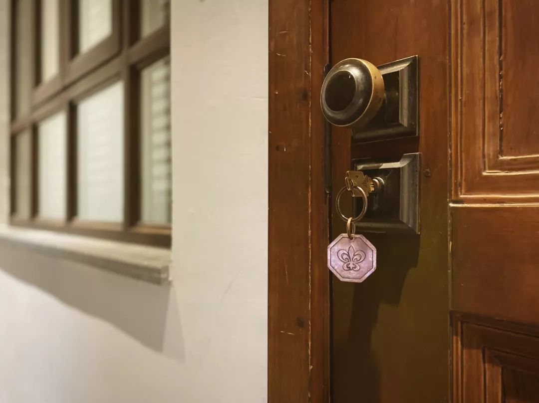 杭州湖边邨酒店怎么订便宜,西湖边住宿酒店哪个好