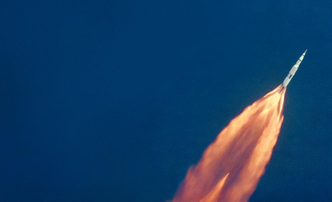 传奇再续超霸月球表升级为至臻天文台认证