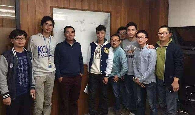 特写|微信10年,人们靠它赚钱又因它焦虑