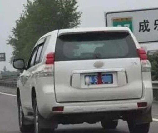 新车绑红带的好处,新车红布条绑哪里最好