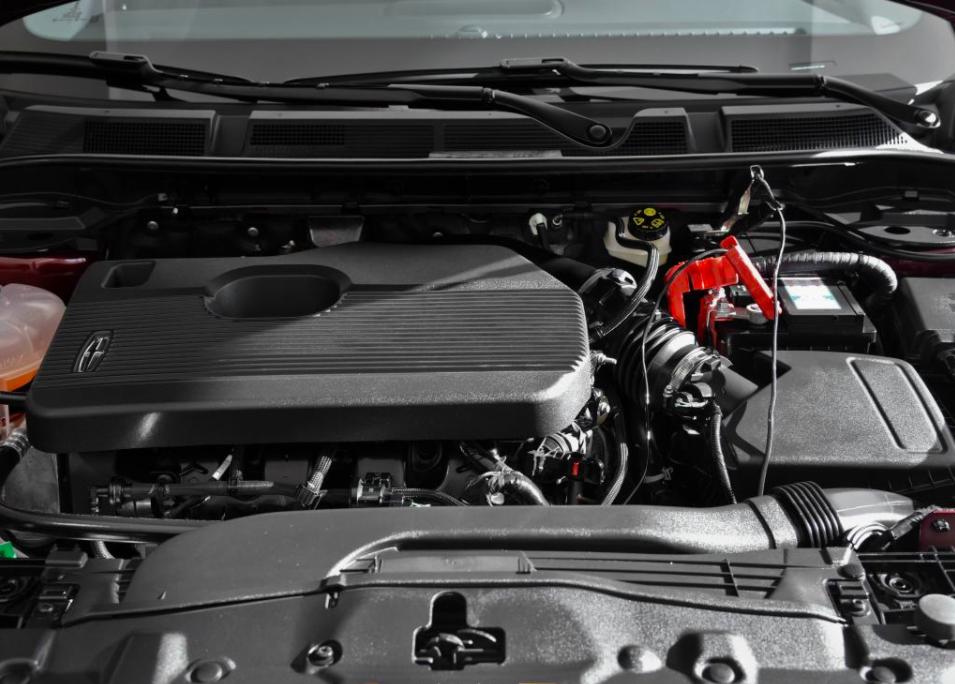 新款林肯冒险家和q3哪个值得买,林肯冒险家对比奥迪q3