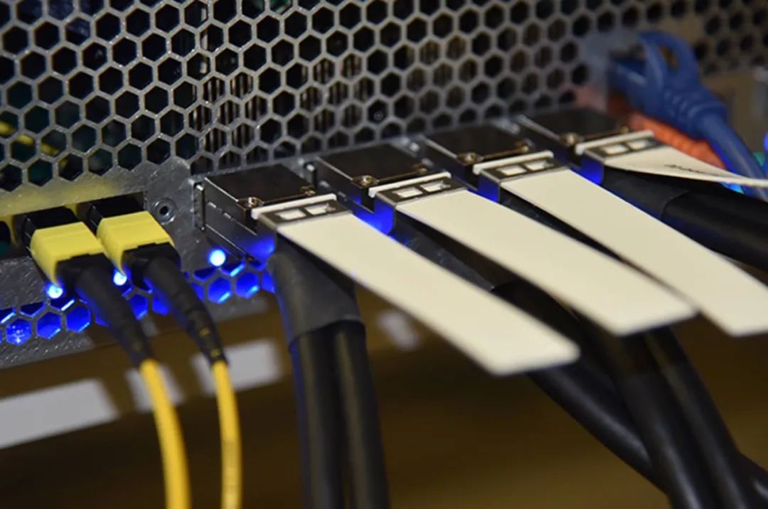 路由器显示没有光纤是什么意思,为什么普通路由器没有信号放大器