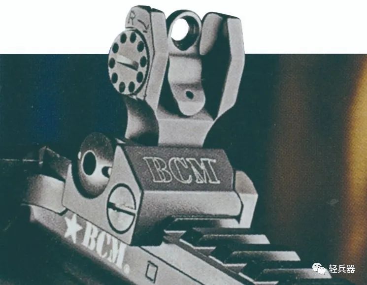 “套娃”式消焰器、加大号的拉机柄……3个版本的BCM公司MID16卡宾枪，优化使用体验