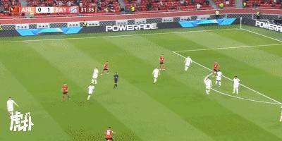 拜仁大胜巴萨莱万,莱万破门拜仁客场1-0领先