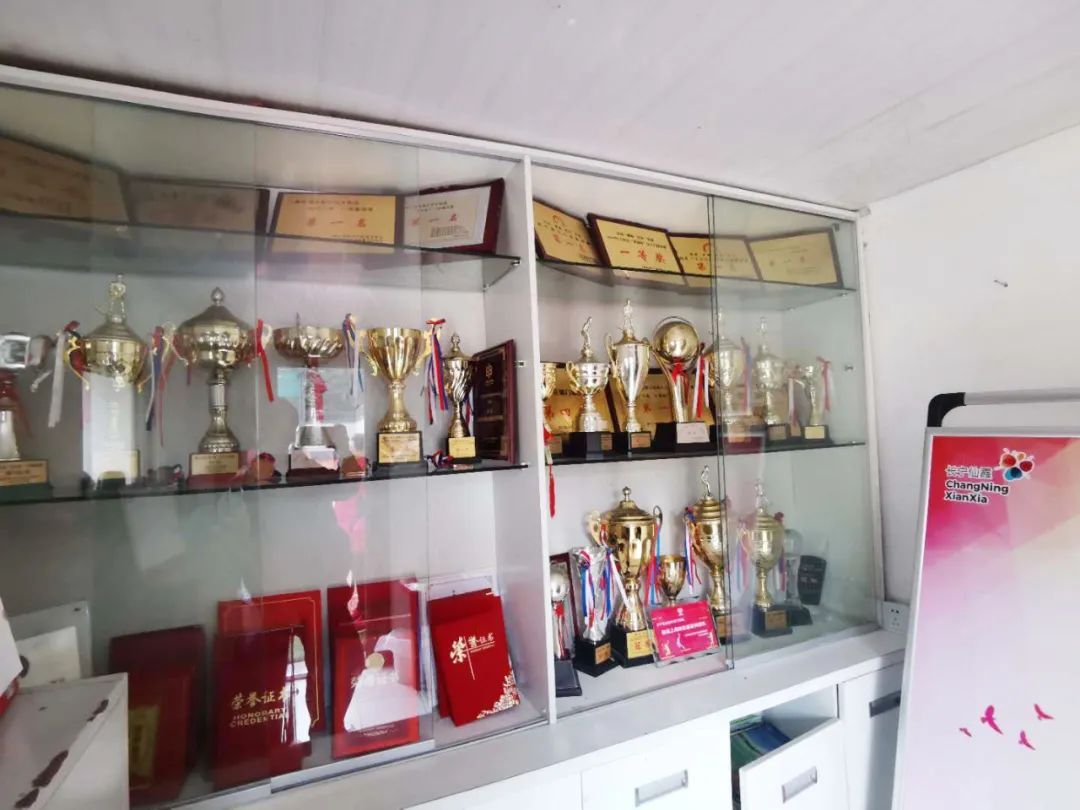 长宁唯一的一支门球队，球员平均年龄近70岁，仍旧是“生龙活虎”