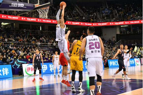 近5万球迷现场见证京鲁大战,现场感受中国足球球迷热血沸腾