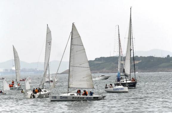 近5万球迷现场见证京鲁大战,现场感受中国足球球迷热血沸腾