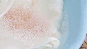 新衣服好脏不要水怎么洗,新衣服怎么洗才会变得柔软