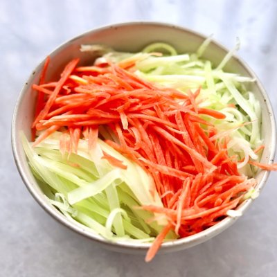 凉拌酸辣粉的做法,韩式减肥小菜