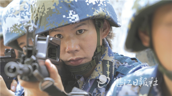 两栖的霸王花,两栖霸王花海军陆战队女兵