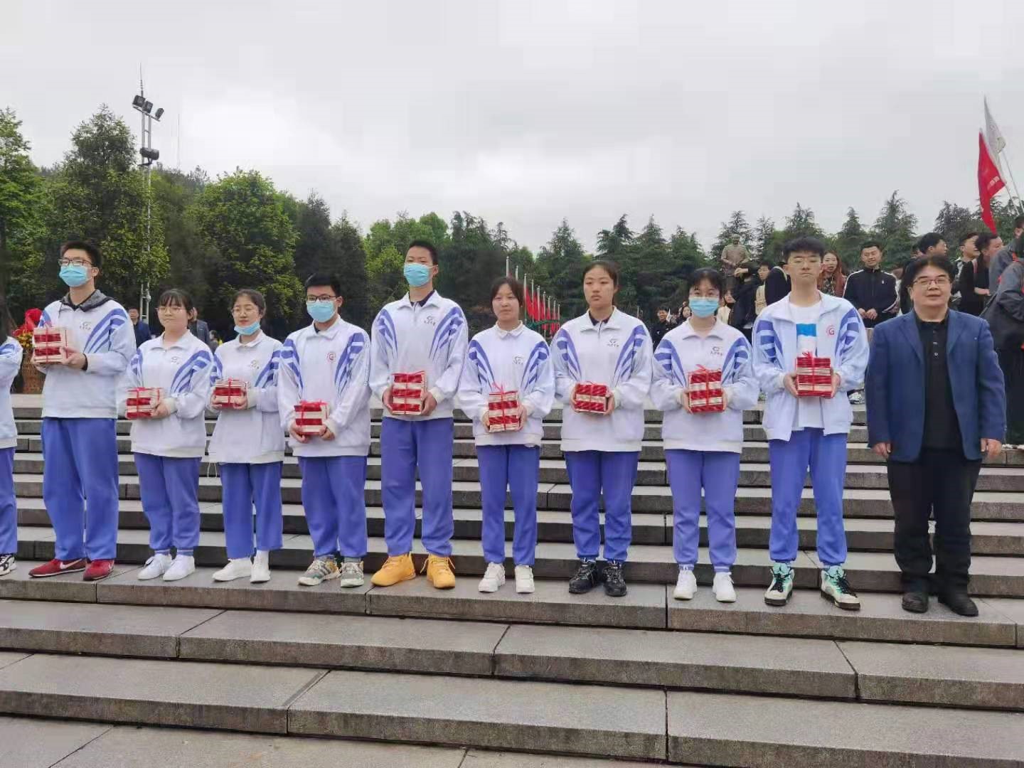 株洲市九方中学举行2021届高三学生成人礼