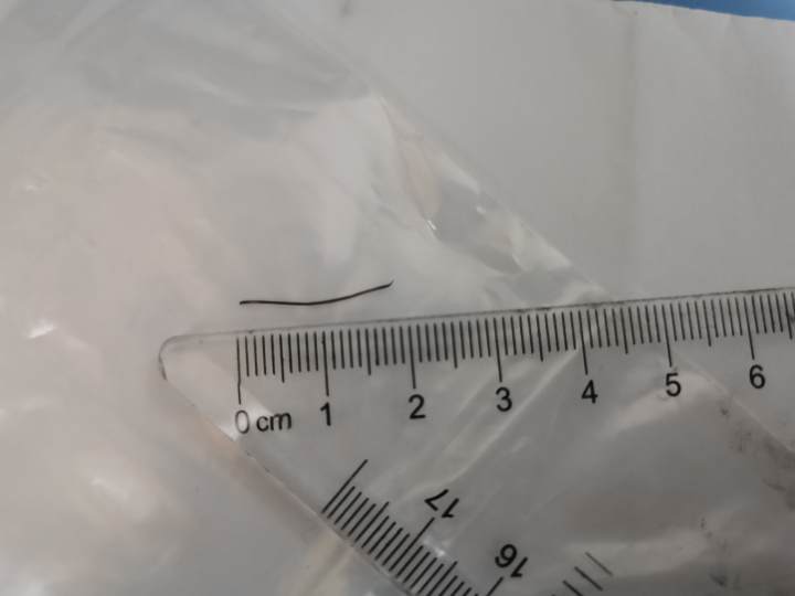 一厘米小铁丝吞进肚子怎么办,3厘米长铁丝吃进肚子能排出吗