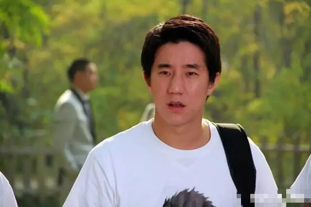 38岁的房祖名拍戏欲复出,房祖名18岁照片