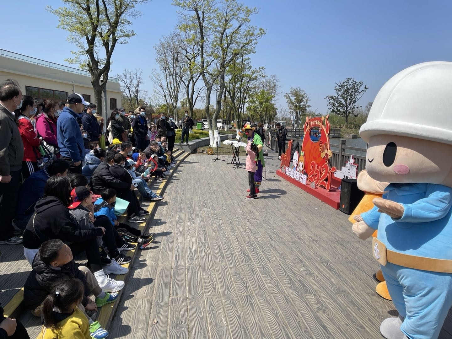 20万只风车组成花海艺术景观,2021鸢尾文化节在长兴岛郊野公园启幕